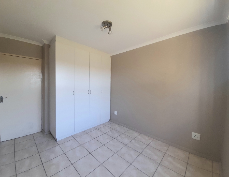 8 Bedroom Property for Sale in Uitzicht Western Cape
